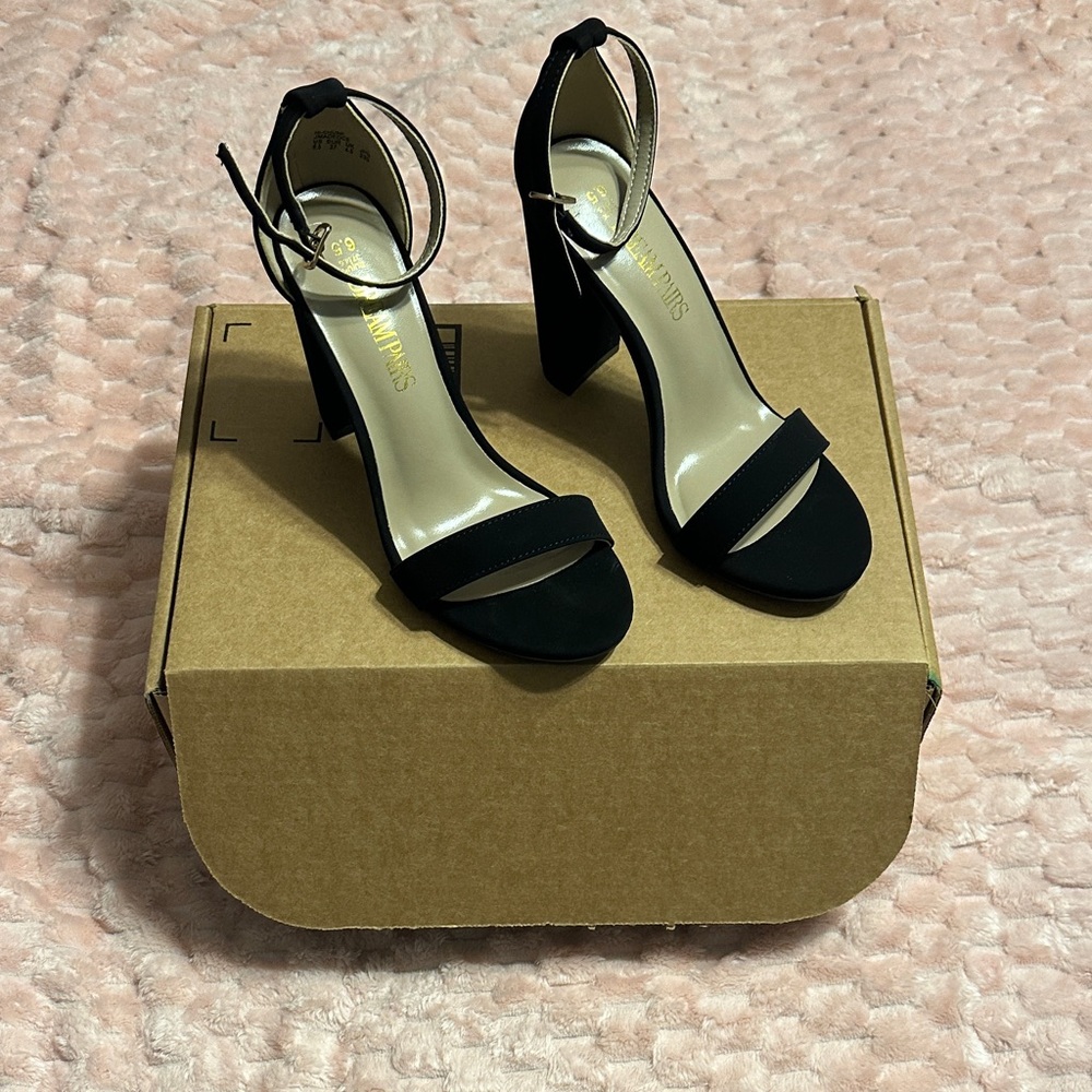 Dream Pairs Black Strappy Heels
